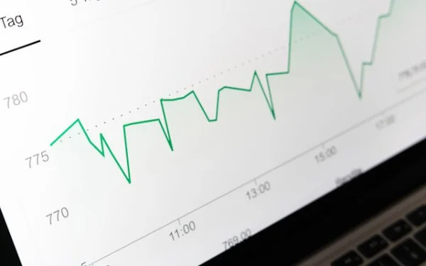 Exploring Graph Engineering in AI: Beyond Loops in Machine Learning